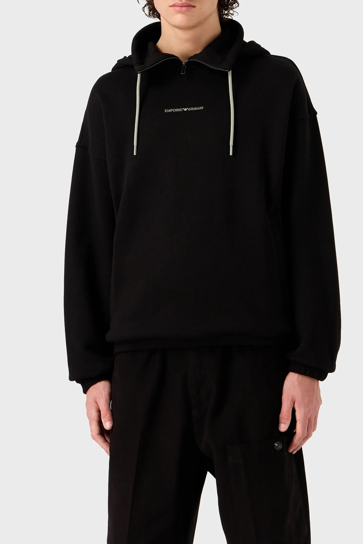 Emporio Armani % 100 Pamuk Kapüşonlu Yarım Fermuarlı Oversize Fit Erkek Sweat 6R1ME6 1JWPZ 0999 SİYAH