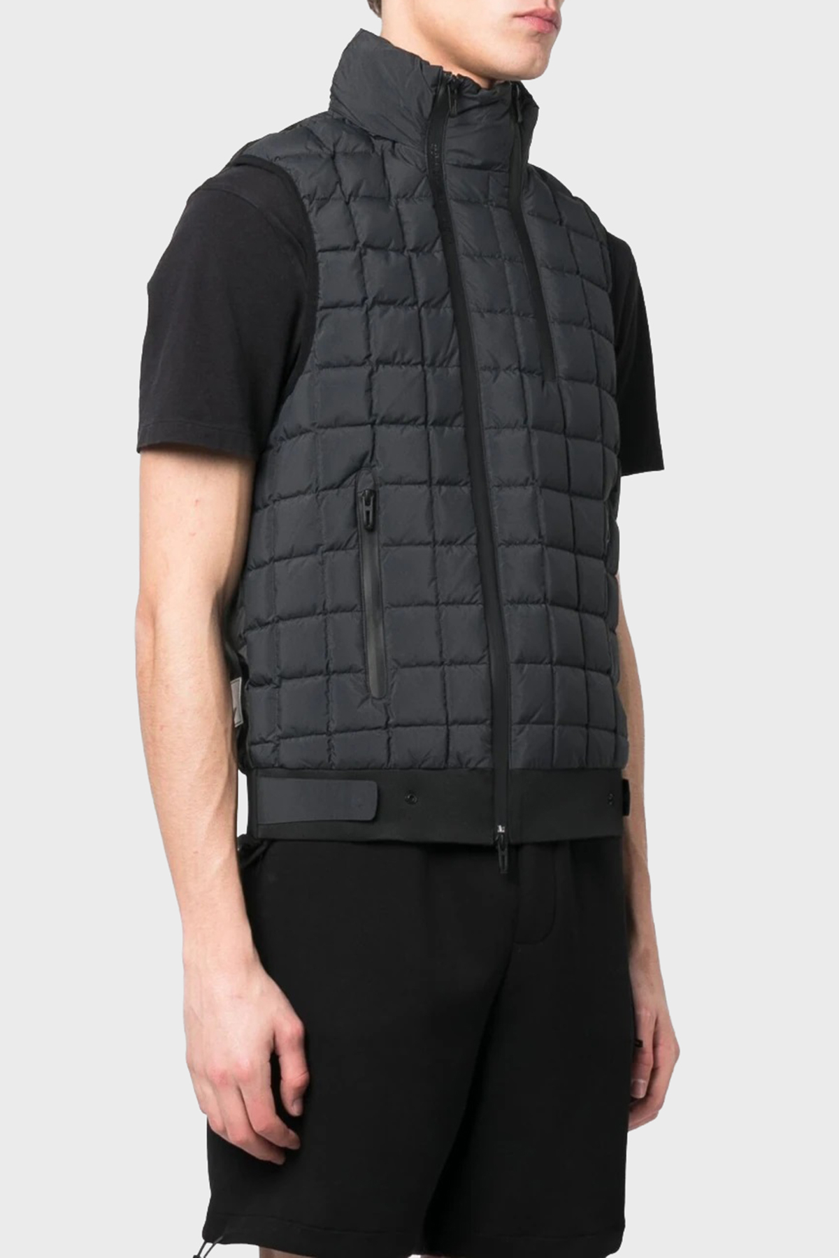 Emporio Armani Dik Yaka Kuş Tüyü Dolgulu Yalıtımlı Şişme Erkek Yelek 3R1BT2 1NSXZ 0999 SİYAH