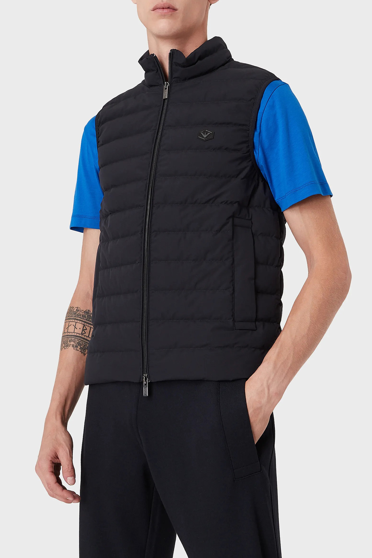 Emporio Armani Suya ve Soğuğa Karşı Dayanıklı Dik Yaka Slim Fit Şişme Erkek Yelek 8N1BQ1 1NLRZ 0920 LACİVERT