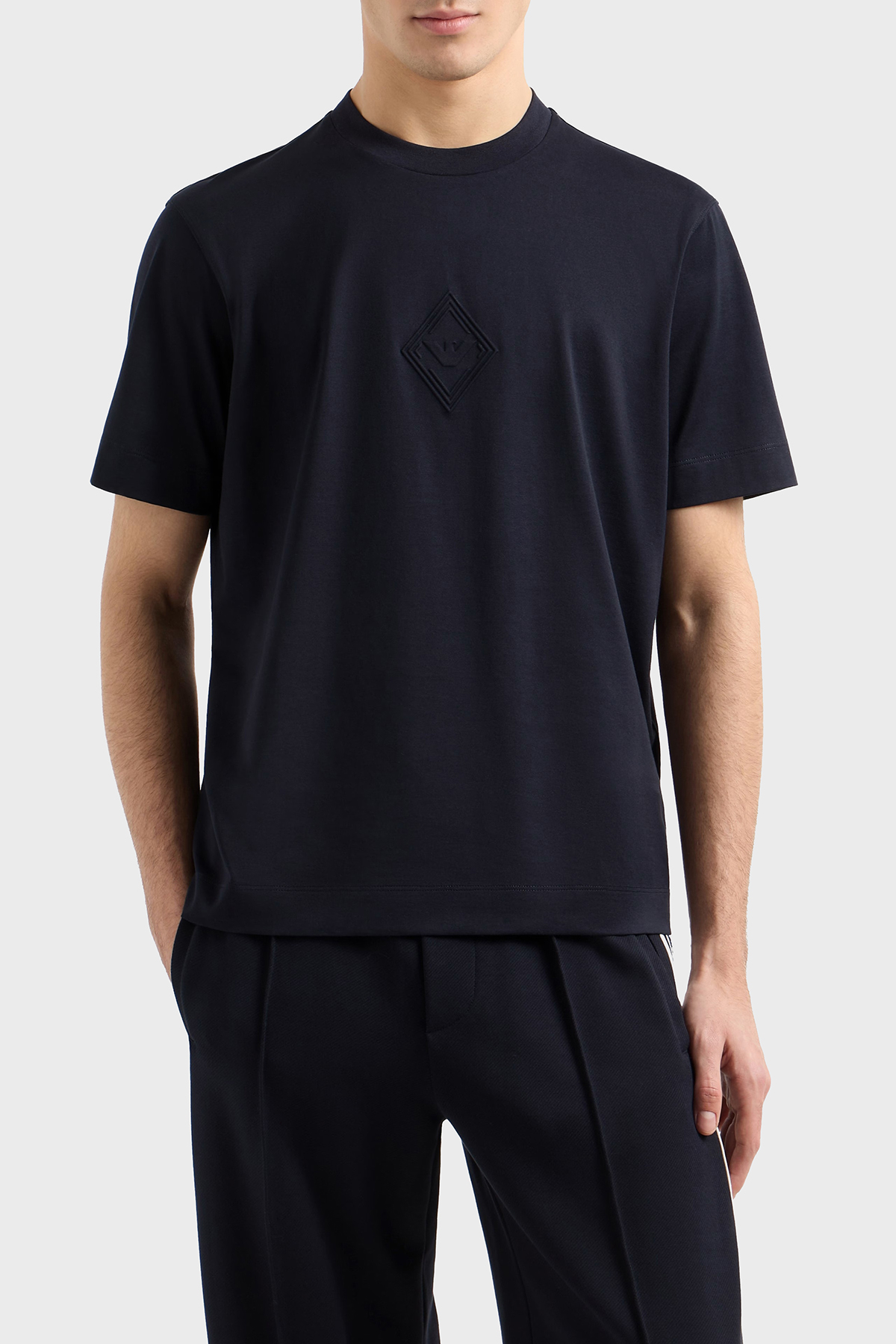 Emporio Armani Kabartmalı Logo % 100 Pamuk Regular Fit Bisiklet Yaka Erkek T Shirt EM001040 AF13669 UB118 LACİVERT