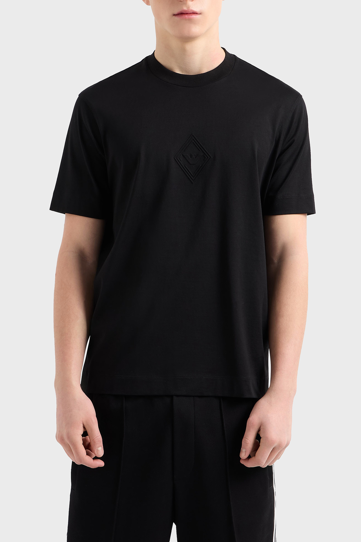 Emporio Armani Kabartmalı Logo % 100 Pamuk Regular Fit Bisiklet Yaka Erkek T Shirt EM001040 AF13669 UC001 SİYAH