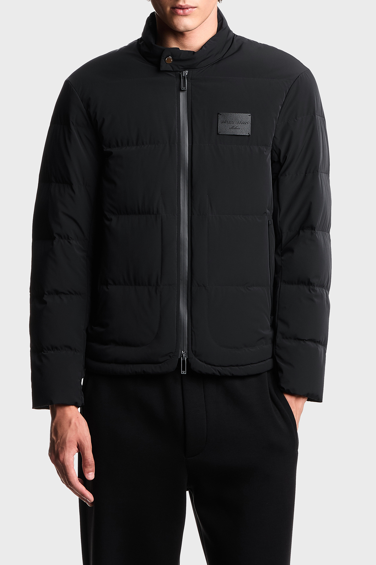Emporio Armani Kapitoneli Logolu Regular Fit Dik Yaka Erkek Mont EM003278 AF18499 UC001 SİYAH