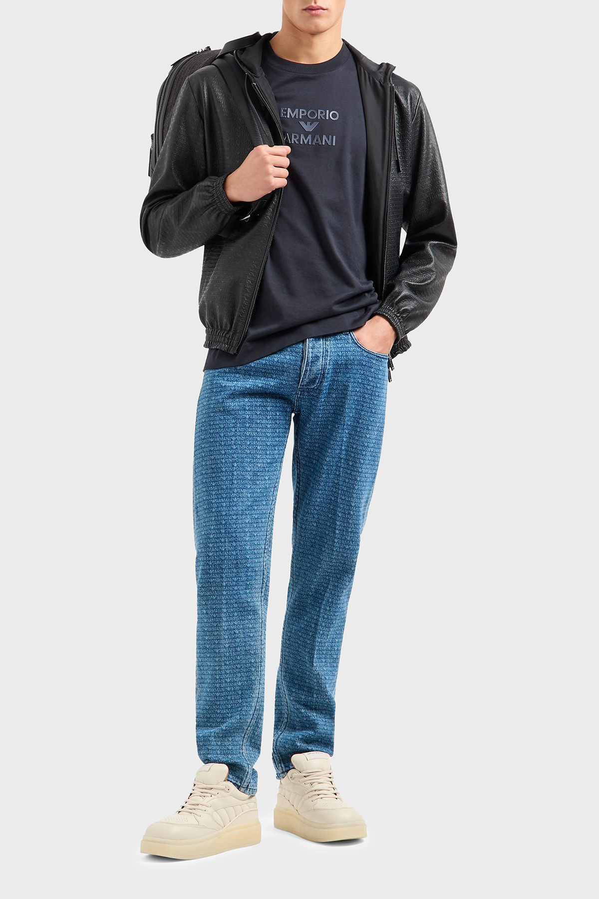 Emporio Armani Logo Baskılı Pamuklu Slim Fit Düşük Bel Normal Paça Jeans Erkek Kot Pantolon EM000668 AF13444 FB054 MAVİ