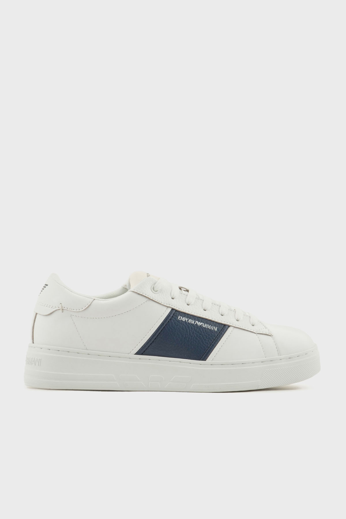 Emporio Armani Logolu Hakiki Deri Kalın Tabanlı Sneaker Erkek Ayakkabı X4X570 XN840 T849 BEYAZ-LACİVERT