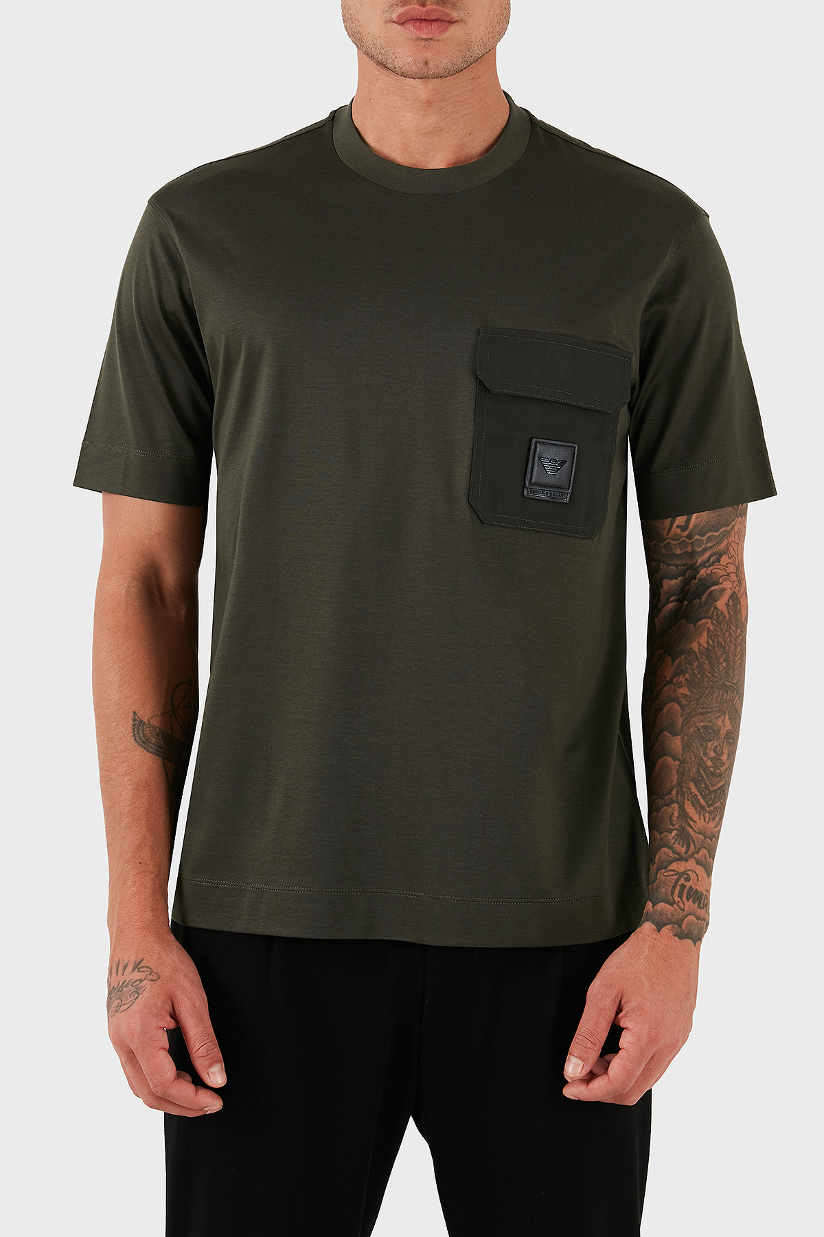 Emporio Armani Logolu Pamuklu Regular Fit Göğüs Cepli Erkek T Shirt EM002978 AF10761 U8120 KOYU HAKİ