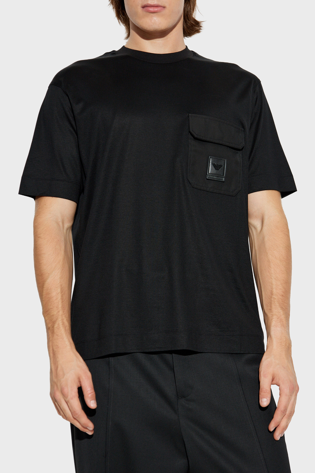 Emporio Armani Logolu Pamuklu Regular Fit Tek Göğüs Cepli Erkek T Shirt EM002978 AF10761 UC001 SİYAH