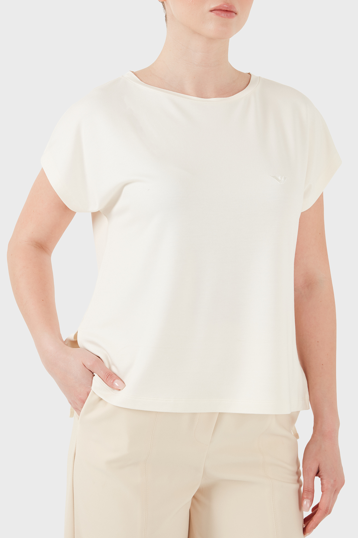 Emporio Armani Logolu Relaxed Fit Yuvarlak Yaka Kadın T Shirt EW002908 AF19032 U1054 EKRU