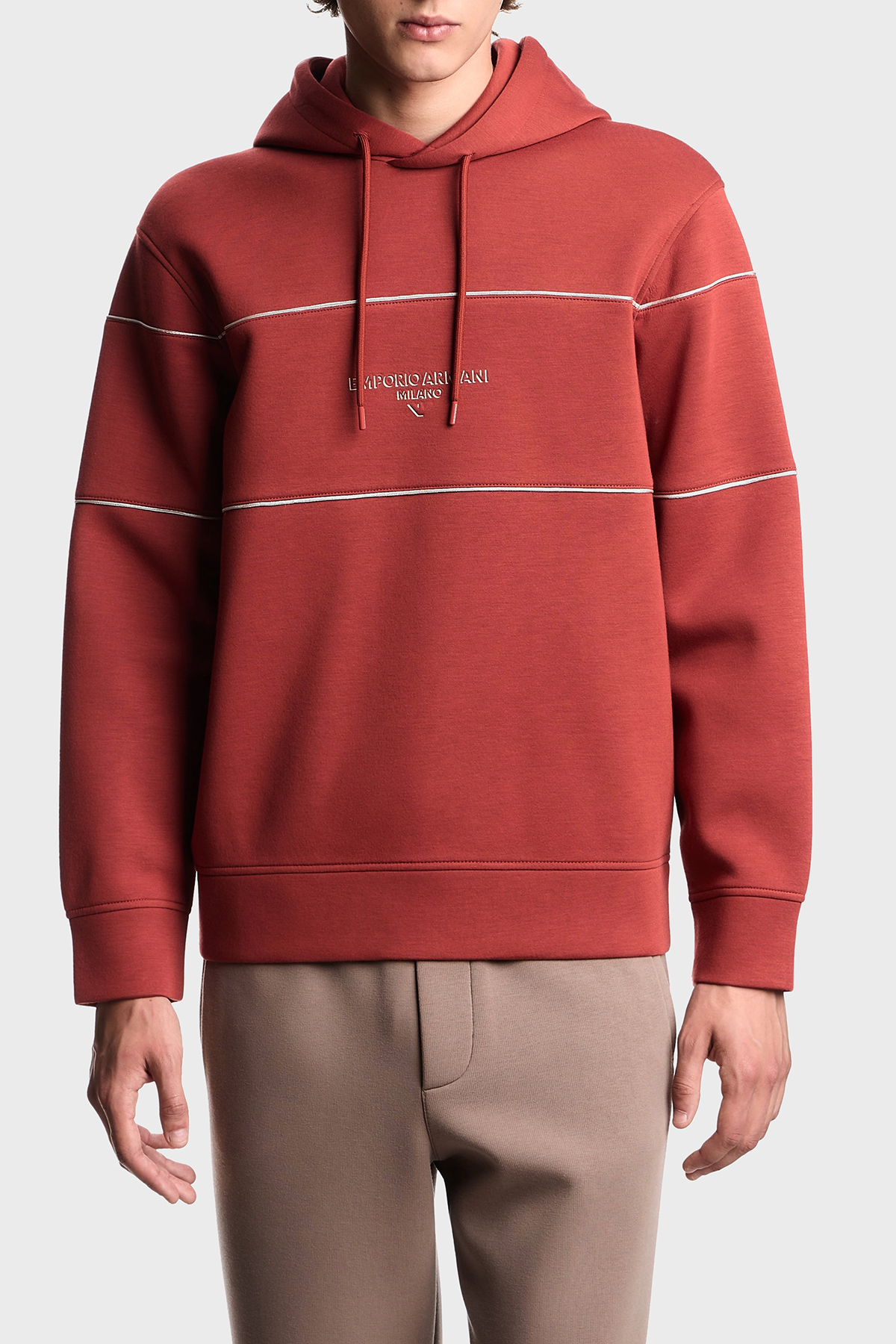 Emporio Armani Logolu Şerit Detaylı Regular Fit Kapüşonlu Erkek Sweat EM002885 AF17545 U5035 KIRMIZI