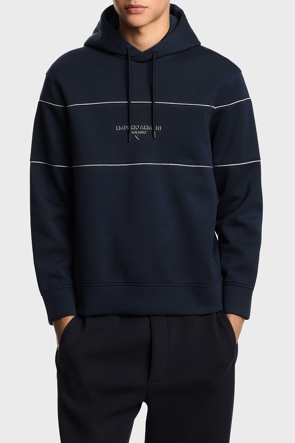 Emporio Armani Logolu Şerit Detaylı Regular Fit Kapüşonlu Erkek Sweat EM002885 AF17545 UB118 LACİVERT