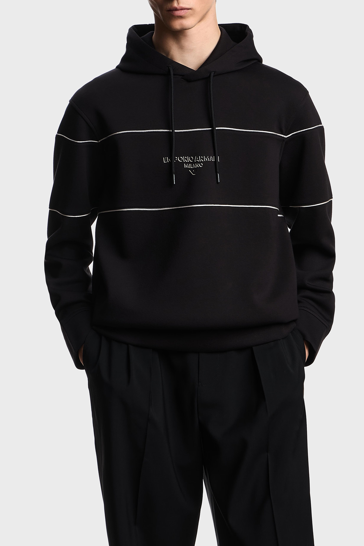 Emporio Armani Logolu Şerit Detaylı Regular Fit Kapüşonlu Erkek Sweat EM002885 AF17545 UC001 SİYAH