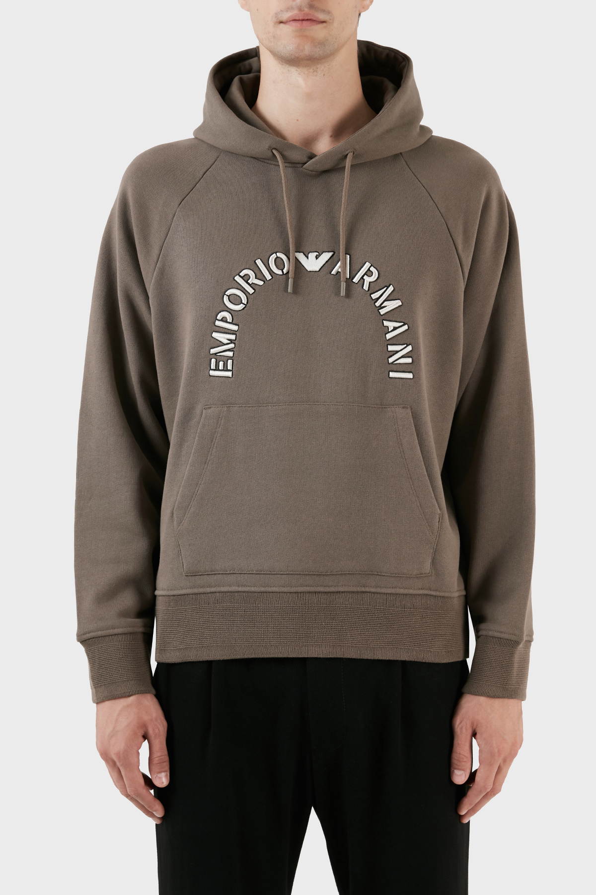 Emporio Armani Nakış İşlemeli Logolu Kapüşonlu Cepli Regular Fit Pamuklu Erkek Sweat 6R1ME9 1JWPZ 04A8 KAHVE