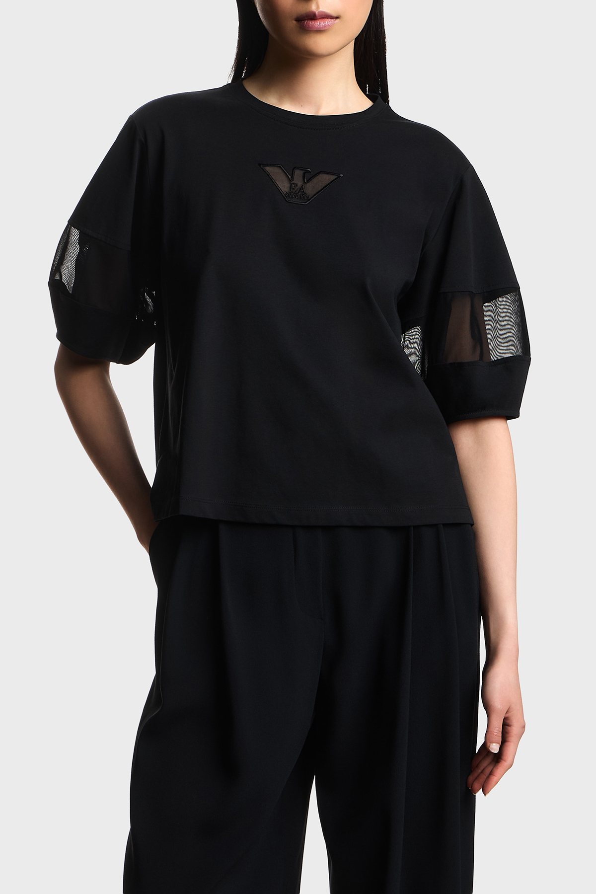 Emporio Armani Pamuklu Regular Fit Bisiklet Yaka Kol Detaylı Kadın T Shirt EW004390 AF13318 UC001 SİYAH