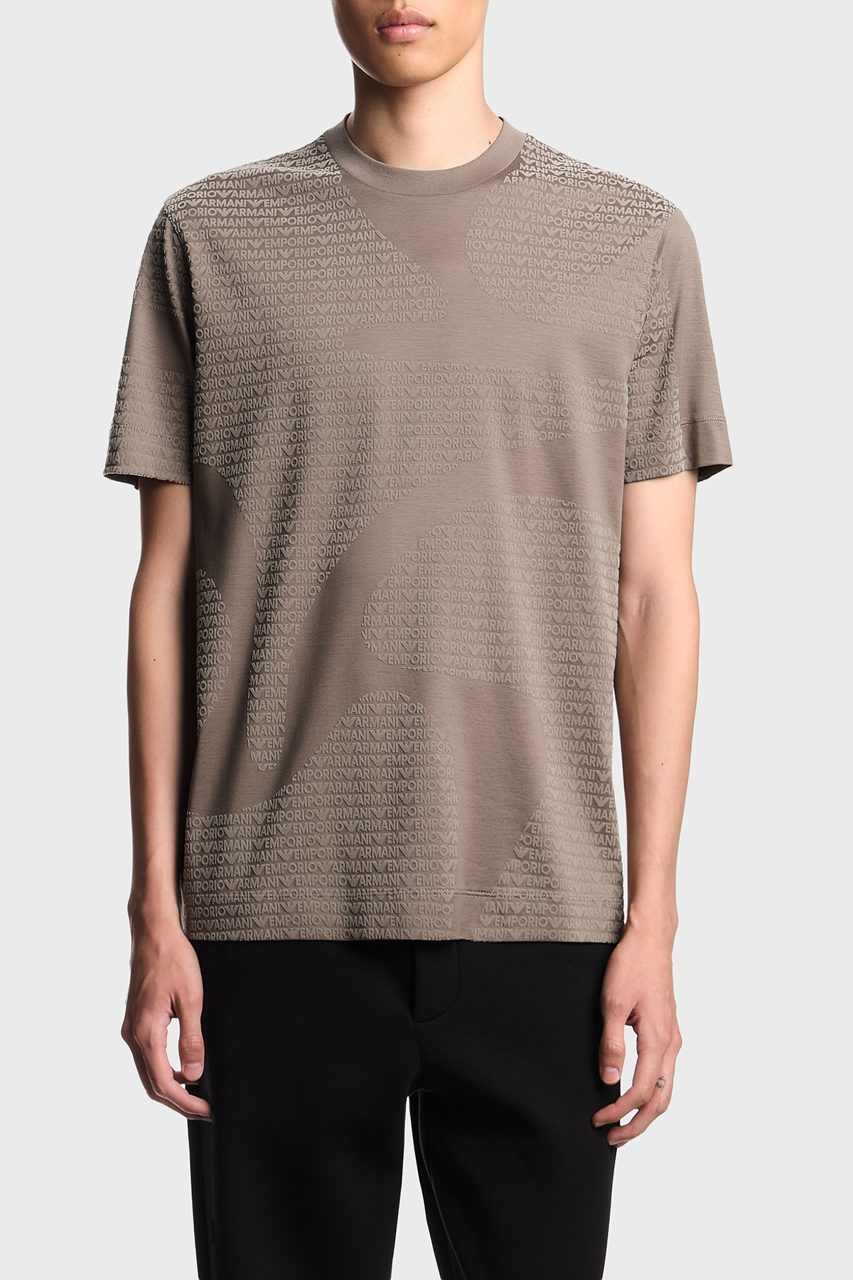 Emporio Armani Pamuklu Regular Fit Bisiklet Yaka Tamamı Logolu Erkek T Shirt EM002957 AF10017 F6130 KAHVE