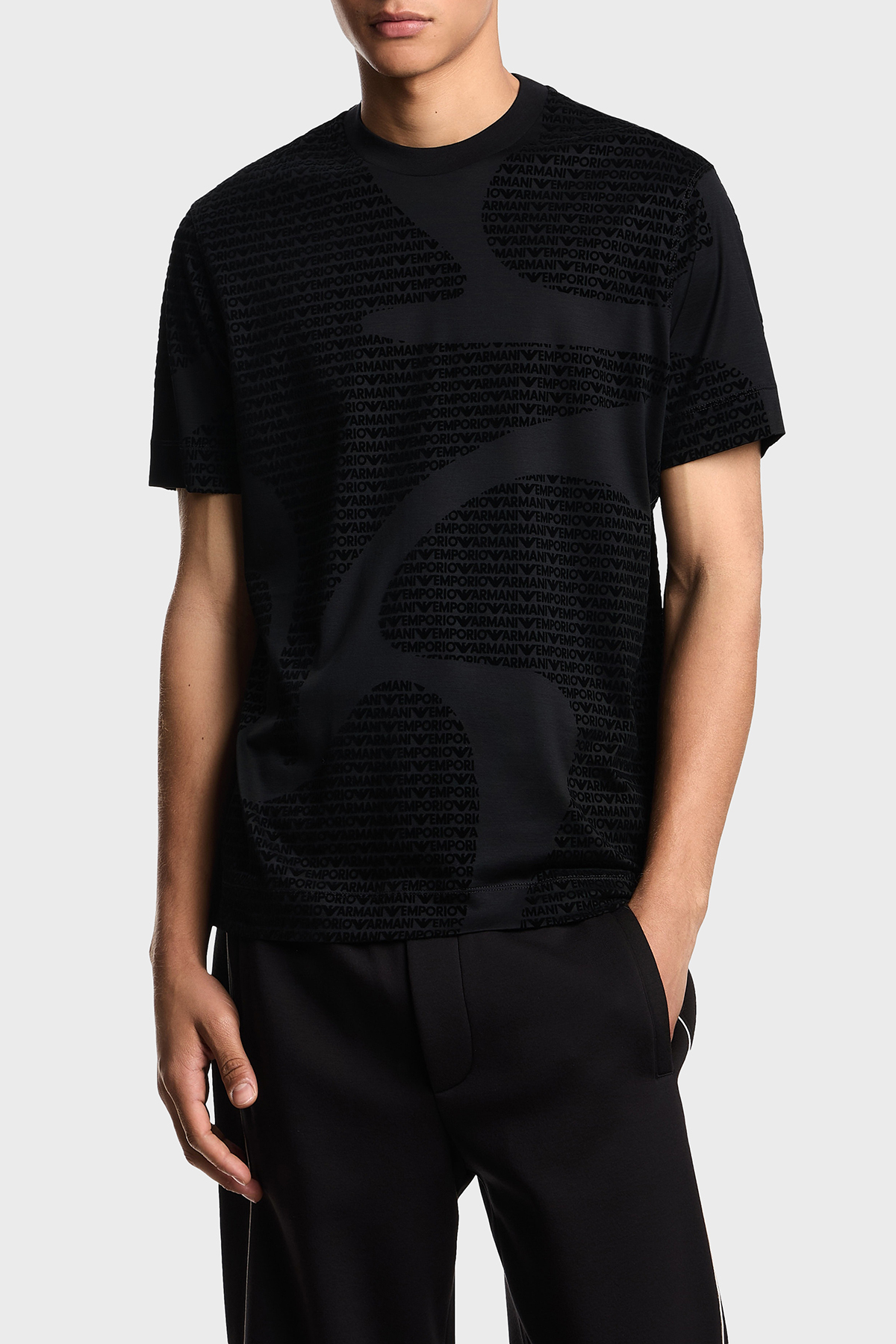 Emporio Armani Pamuklu Regular Fit Bisiklet Yaka Tamamı Logolu Erkek T Shirt EM002957 AF10017 FC242 SİYAH