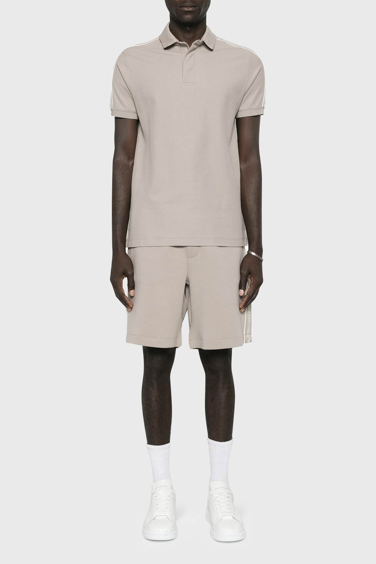 Emporio Armani Pamuklu Regular Fit Cepli Erkek Short 3D1P69 1JHSZ 0650 BEJ
