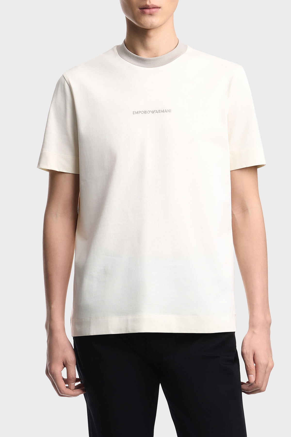 Emporio Armani Pamuklu Regular Fit Logolu Bisiklet Yaka Erkek T Shirt EM005257 AF13715 U1055 BEYAZ