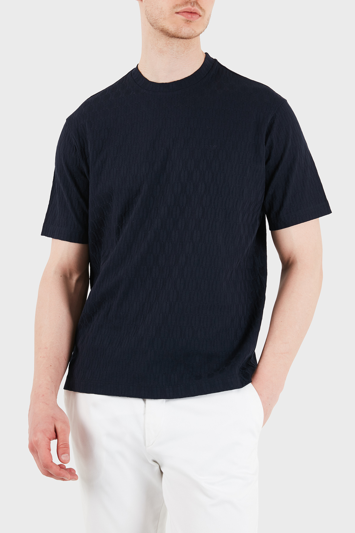 Emporio Armani Pamuklu Regular Fit Logolu Bisiklet Yaka Jakarlı Erkek T Shirt EM005699 AF25298 UB109 LACİVERT