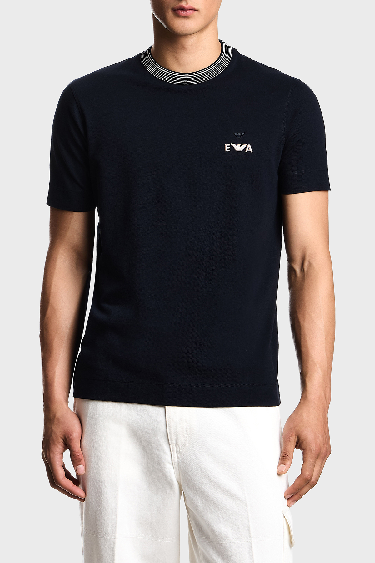 Emporio Armani Pamuklu Regular Fit Logolu Çizgi Detaylı Bisiklet Yaka Erkek T Shirt EM002965 AF12955 UB118 LACİVERT