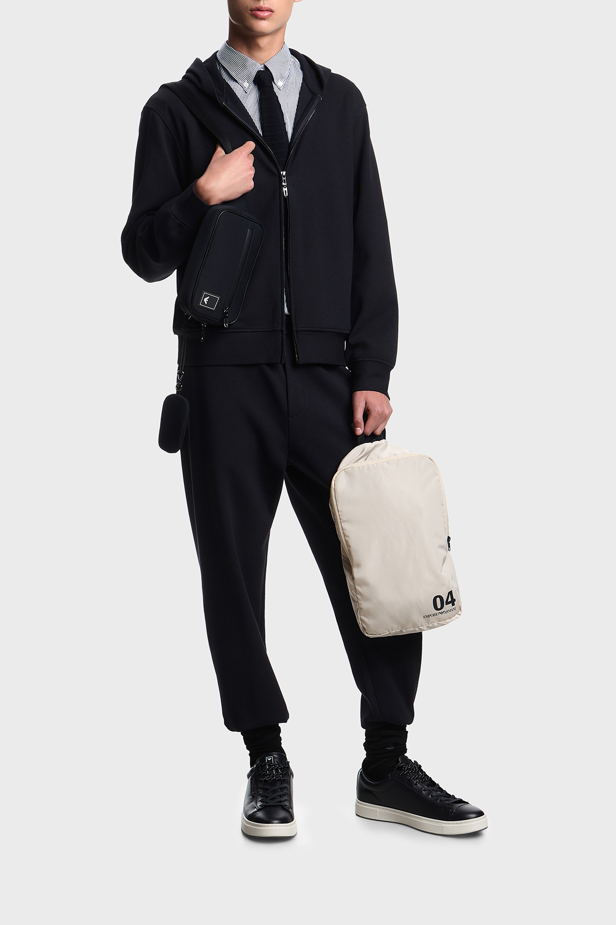 Emporio Armani Pamuklu Regular Fit Logolu Yüksek Bel Erkek Pantolon EM004514 AF13700 FB406 LACİVERT