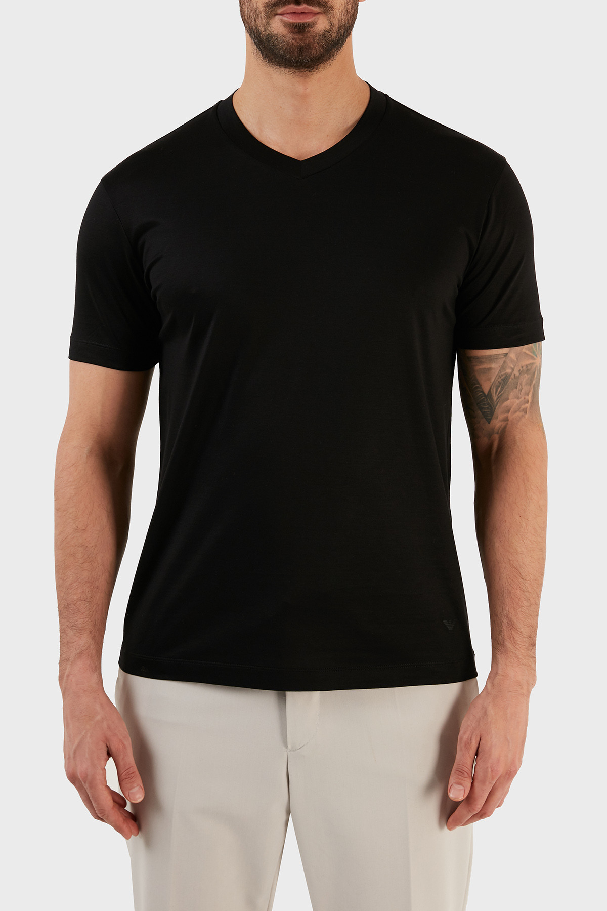 Emporio Armani Pamuklu Regular Fit V Yaka Erkek T Shirt 8N1TE7 1JUVZ 0999 SİYAH