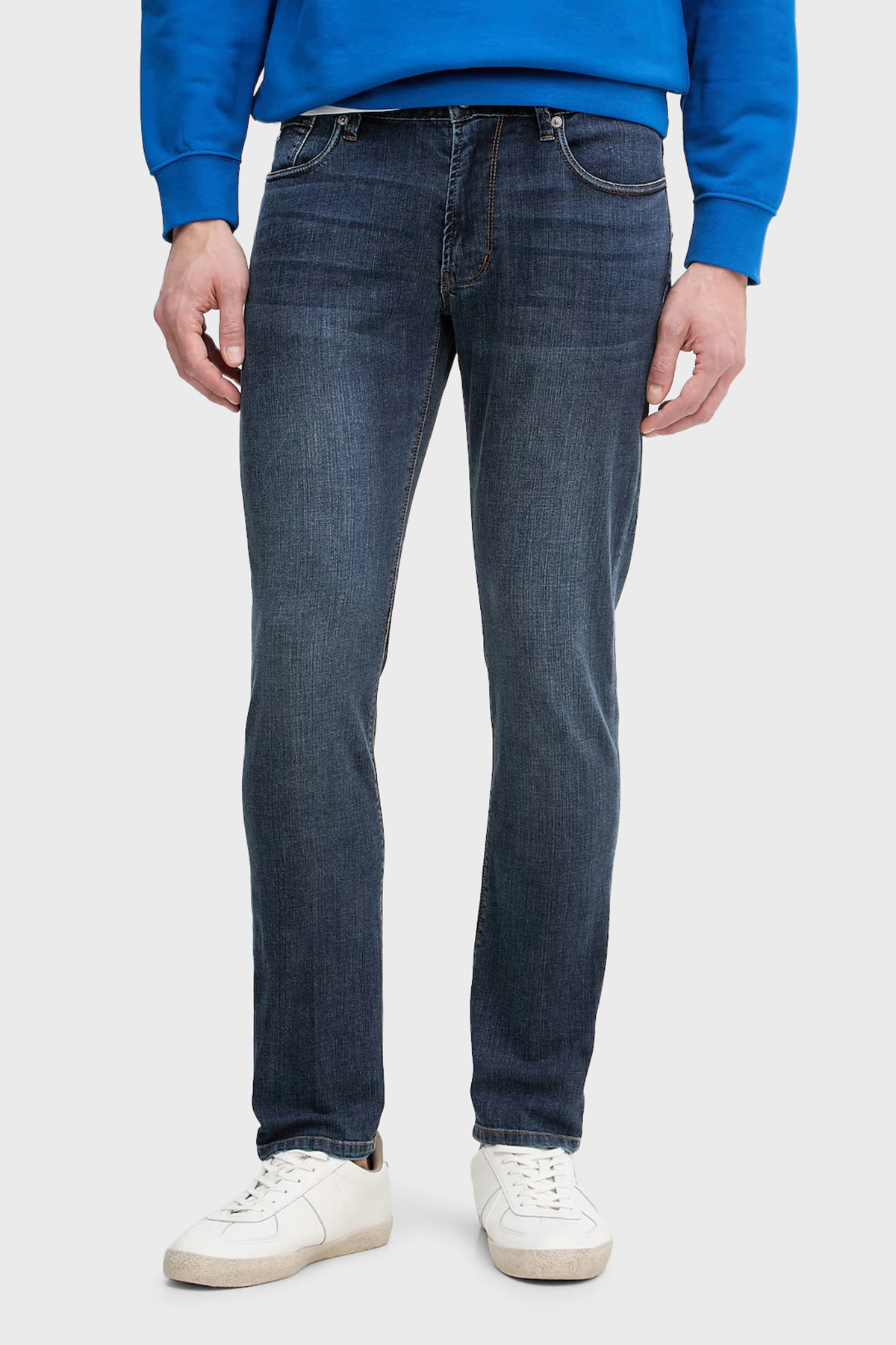 Emporio Armani Pamuklu Slim Fit Düşük Bel Erkek Kot Pantolon EM000121 AF22248 MB002 LACİVERT