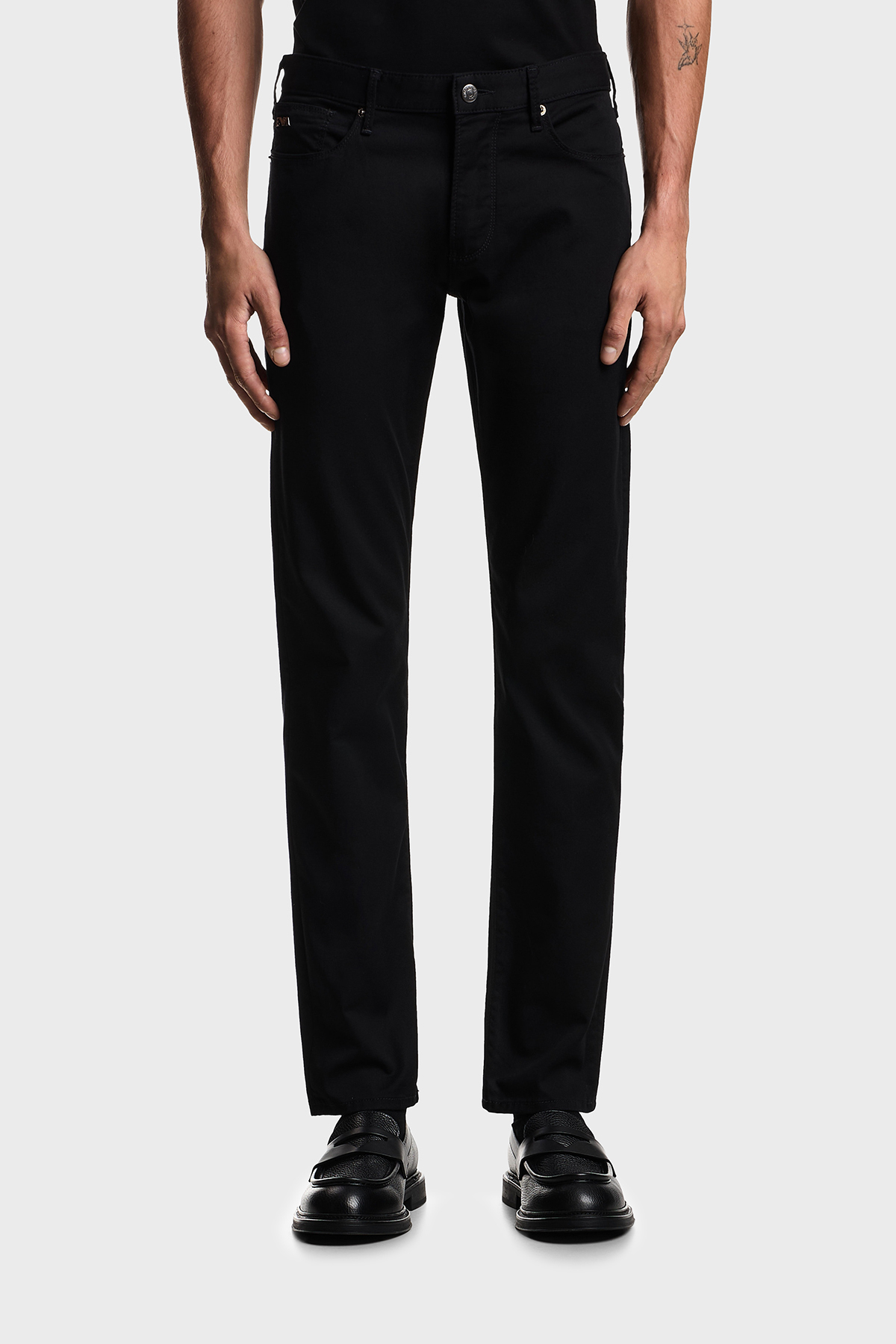 Emporio Armani Pamuklu Slim Fit Düşük Bel Jeans Erkek Kot Pantolon EM000121 AF22611 UC001 SİYAH