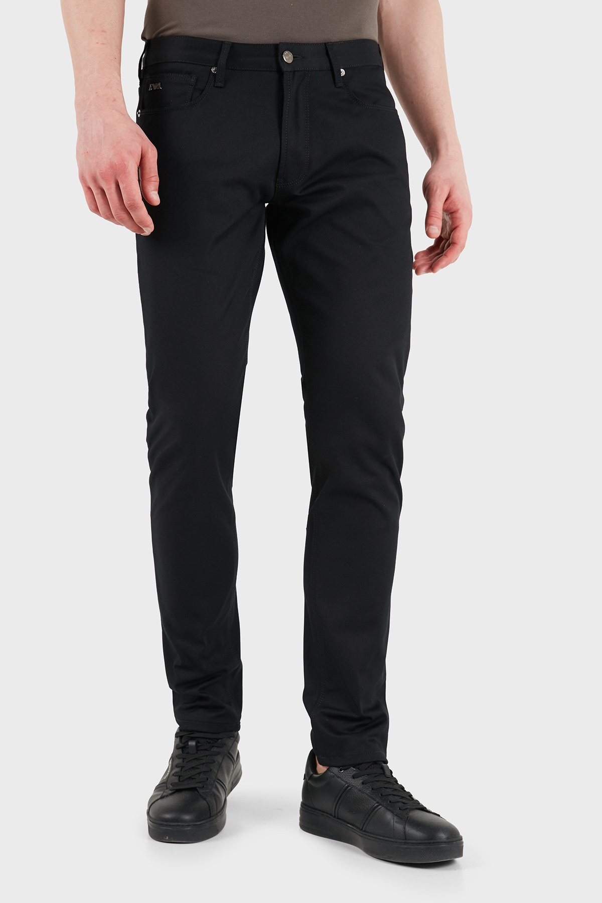 Emporio Armani Pamuklu Slim Fit Düşük Bel Jeans Erkek Kot Pantolon EM000121 AF23021 UC001 SİYAH