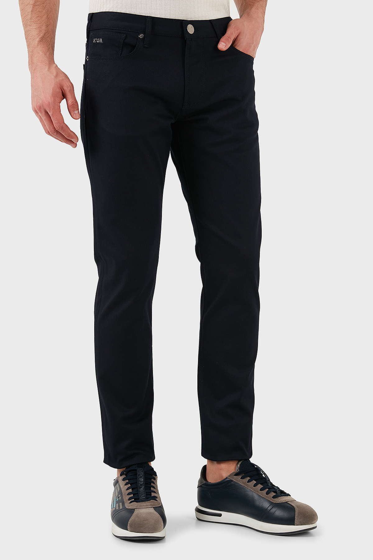 Emporio Armani Pamuklu Slim Fit Normal Bel Dar Paça Jeans Erkek Kot Pantolon EM000121 AF14122 UB118 LACİVERT