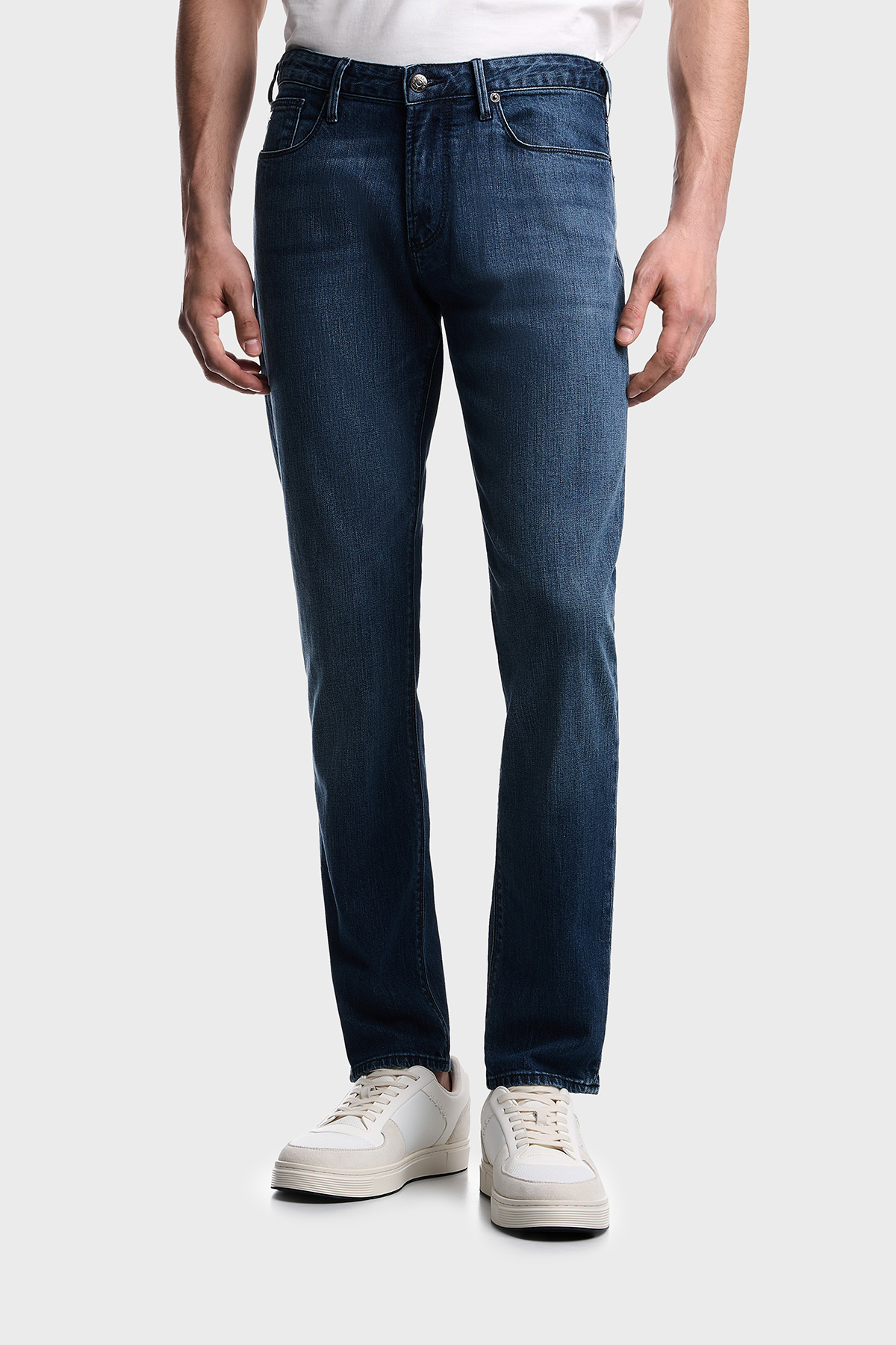 Emporio Armani Pamuklu Slim Fit Normal Bel Jeans Erkek Kot Pantolon EM000121 AF22821 MB002 LACİVERT