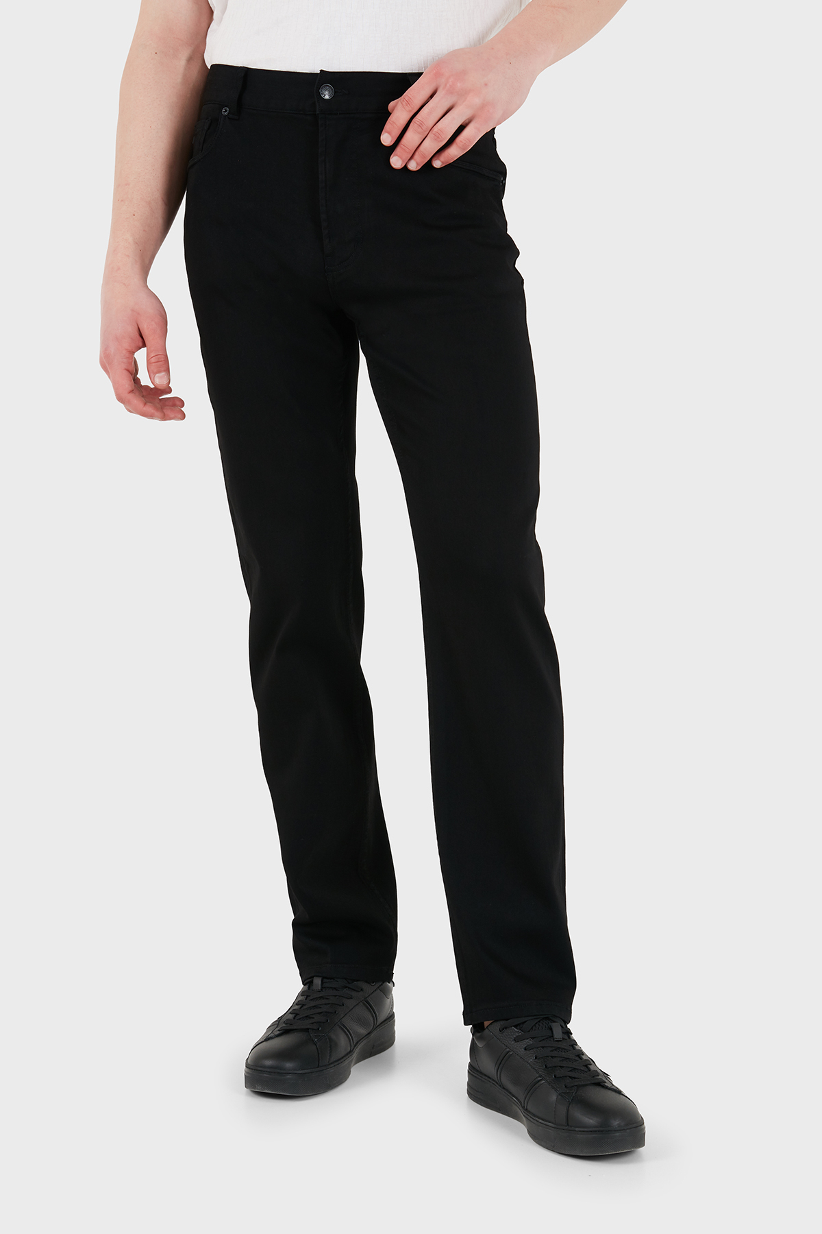 Emporio Armani Pamuklu Straight Fit Düz Paça Jeans Erkek Kot Pantolon EM000763 AF15954 MC002 SİYAH