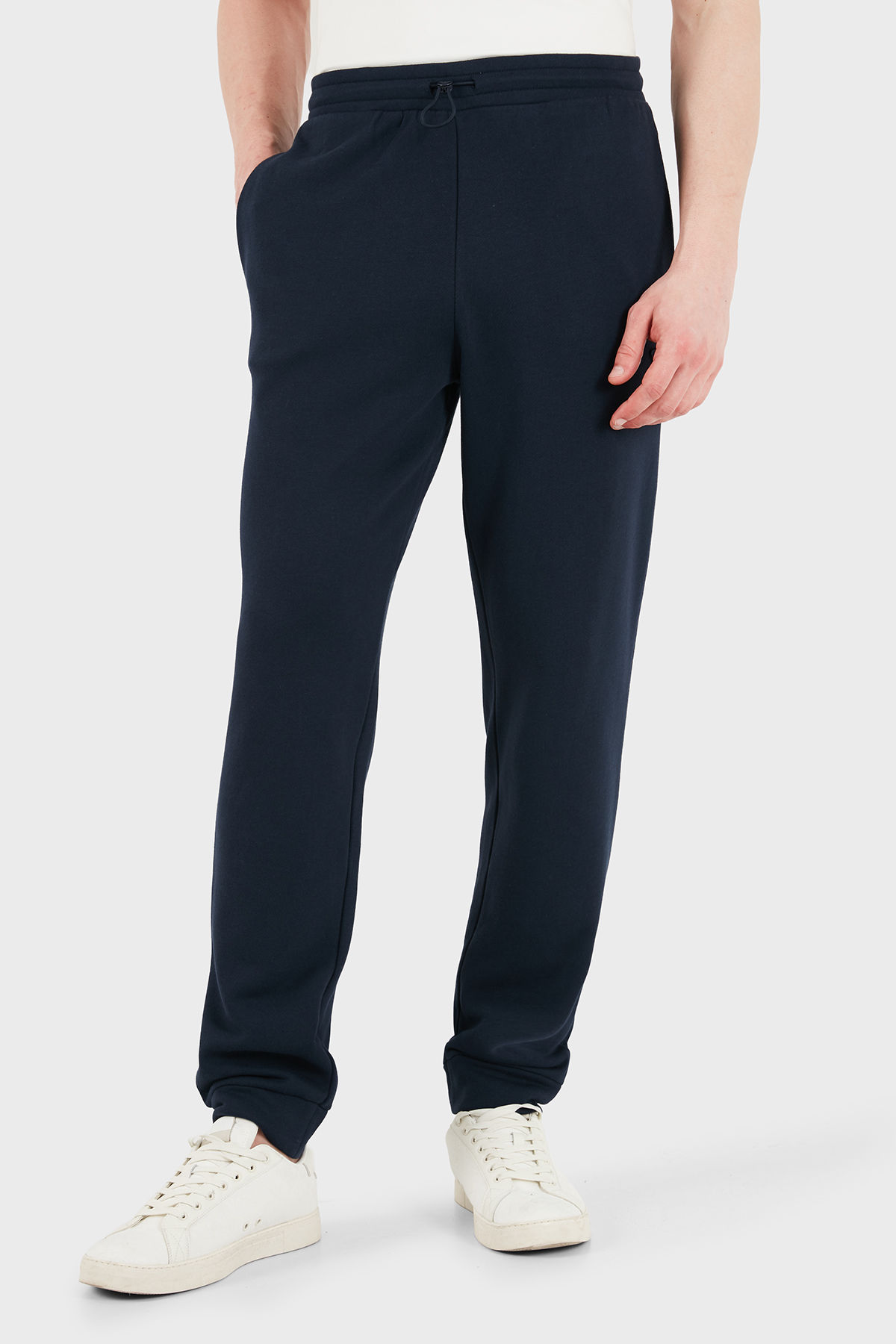 Emporio Armani Pamuk Ve Modal Karışımlı Relaxed Fit Normal Bel Erkek Pantolon EM000500 AF19060 UB102 LACİVERT