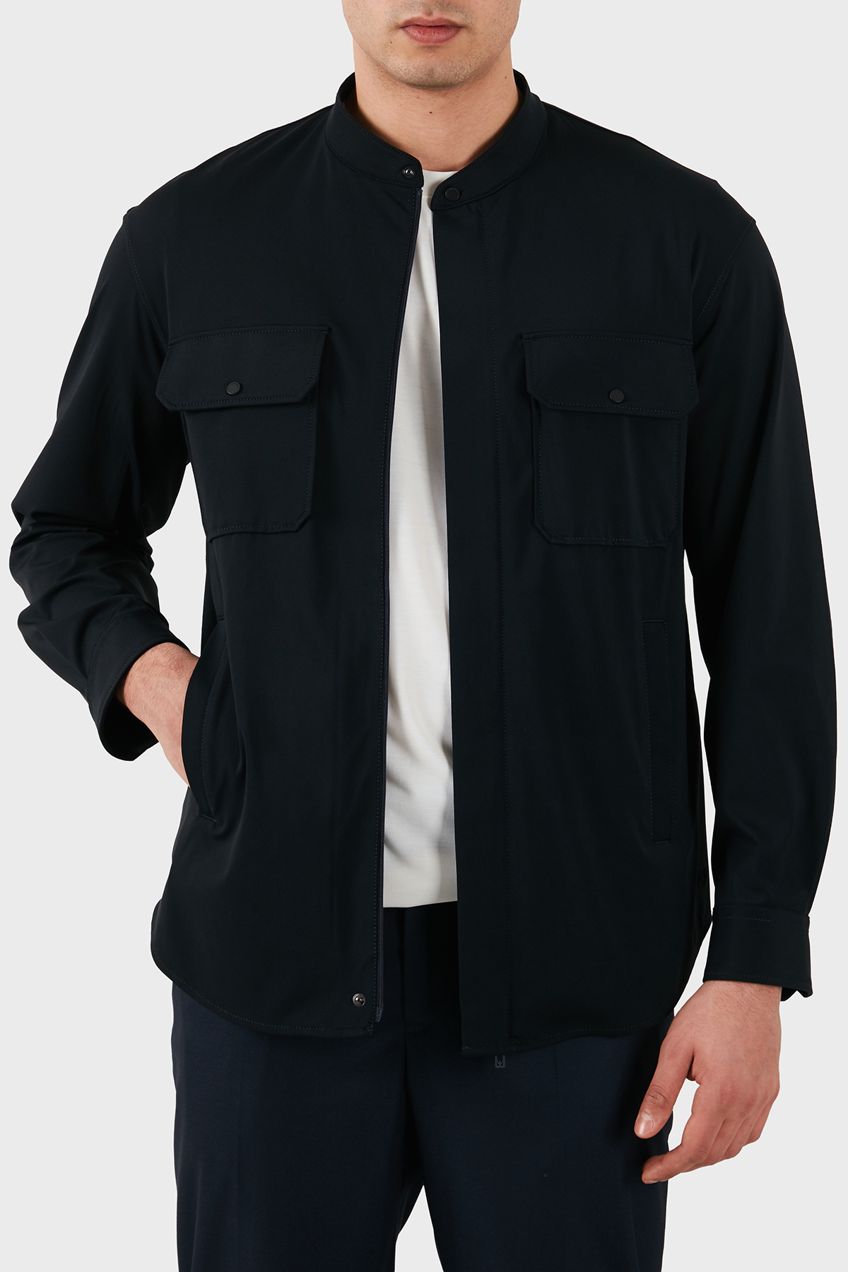 Emporio Armani Regular Fit Klasik Yaka Gizli Fermuarlı Erkek Gömlek EM005427 AF23435 UB118 LACİVERT
