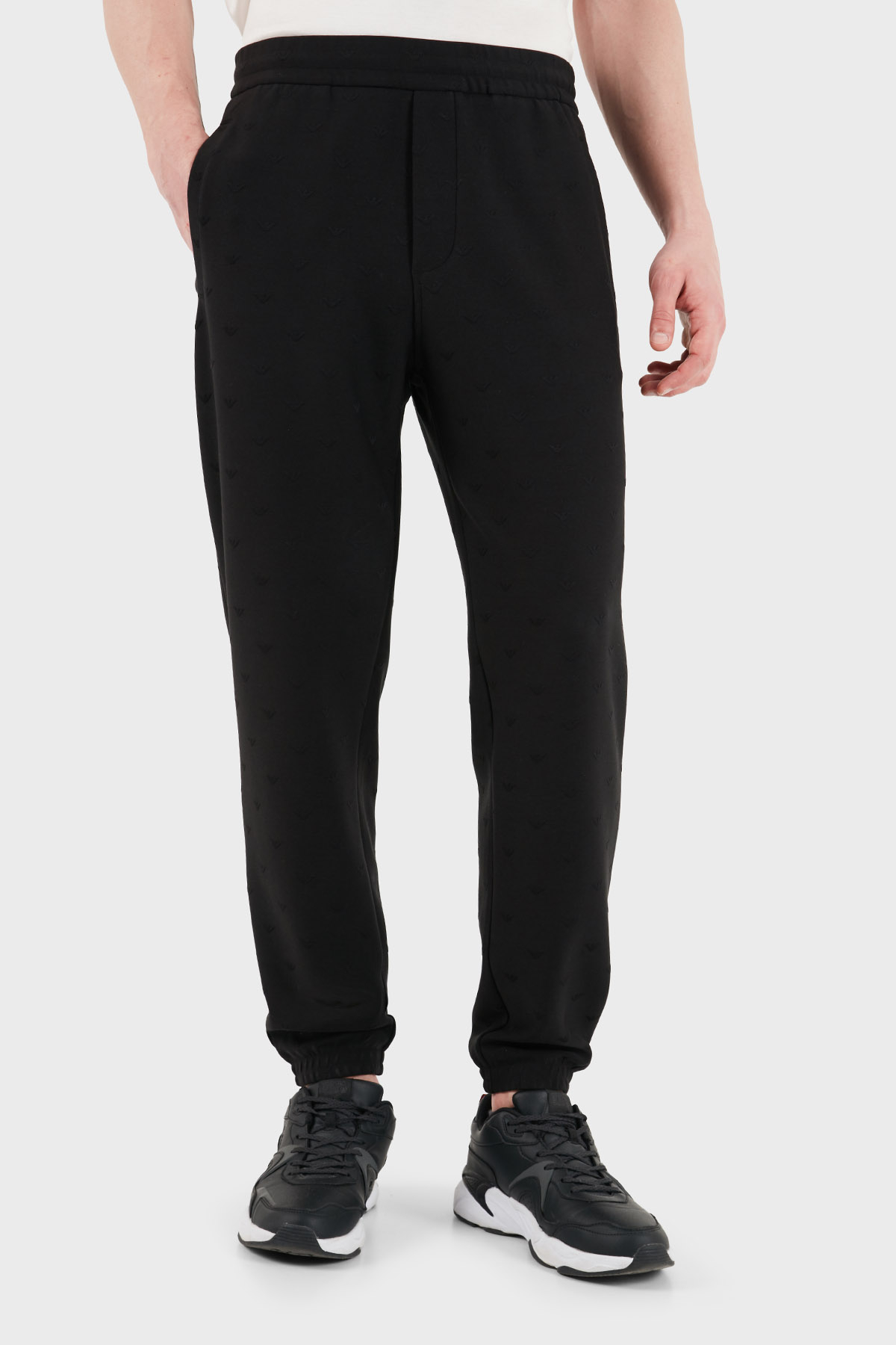 Emporio Armani Regular Fit Lastikli Bel Lastikli Paça Jogger Erkek Pantolon EM004872 AF13700 FC322 SİYAH