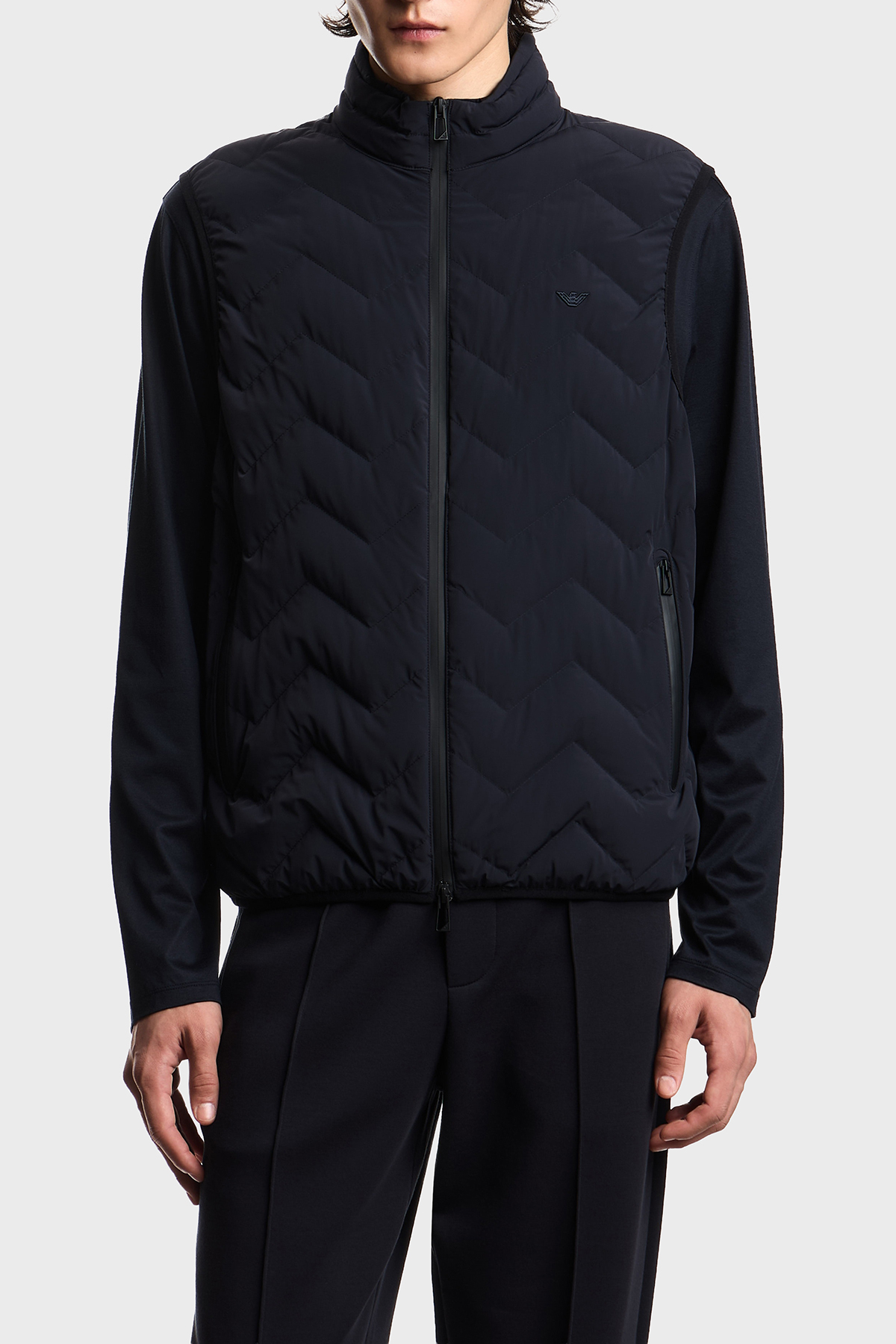 Emporio Armani Regular Fit Logolu Kapitoneli Dik Yaka Şişme Erkek Yelek EM004946 AF18499 UB118 LACİVERT