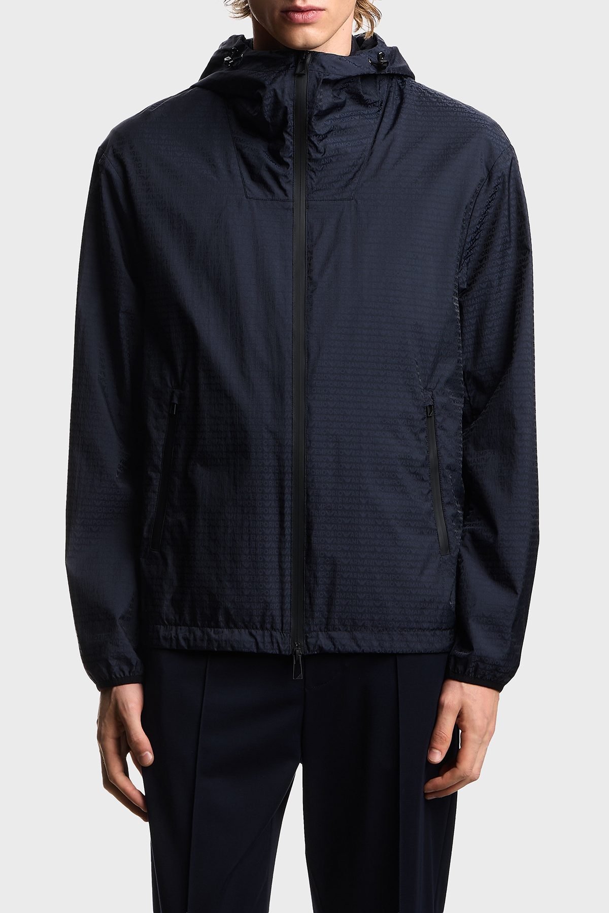 Emporio Armani Regular Fit Logolu Kapüşon Yaka Erkek Mont EM004952 AF15384 UB118 LACİVERT