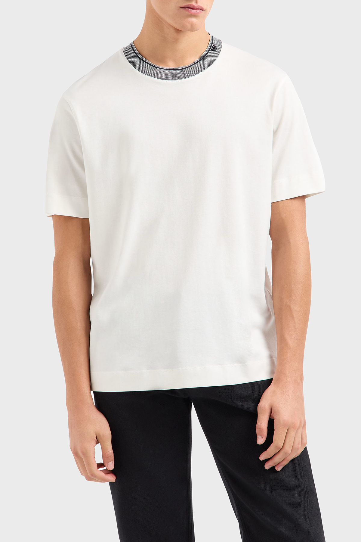 Emporio Armani Şerit Detaylı % 100 Pamuk Regular Fit Sıfıt Yaka Erkek T Shirt EM000853 AF12926 U0003 BEYAZ