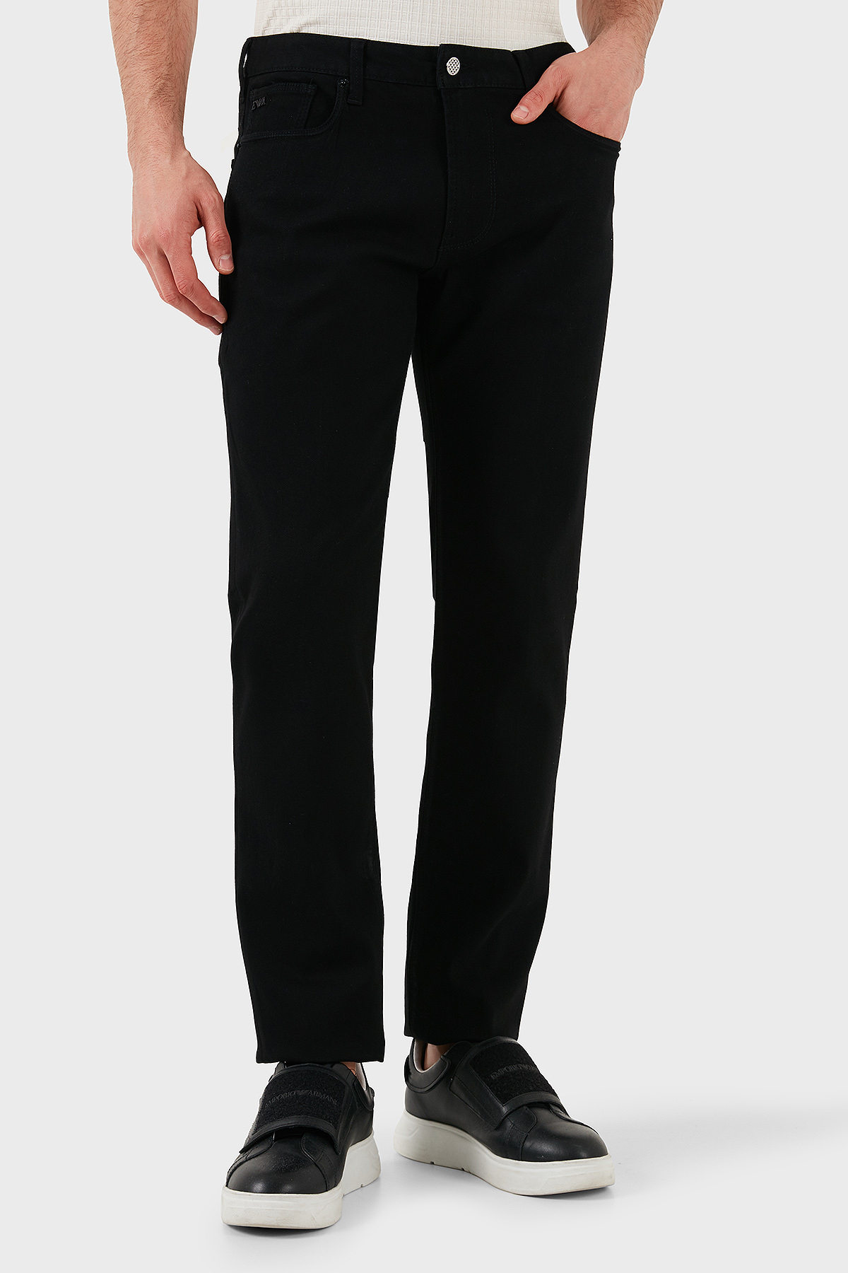 Emporio Armani Slim Fit Düşük Bel Dar Paça Jeans Erkek Kot Pantolon EM000121 AF14867 MC002 SİYAH