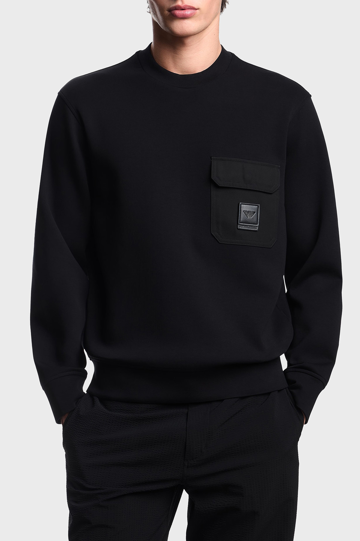 Emporio Armani Streç Pamuklu Regular Fit Tek Cepli Bisiklet Yaka Erkek Sweat EM002925 AF10013 UC001 SİYAH
