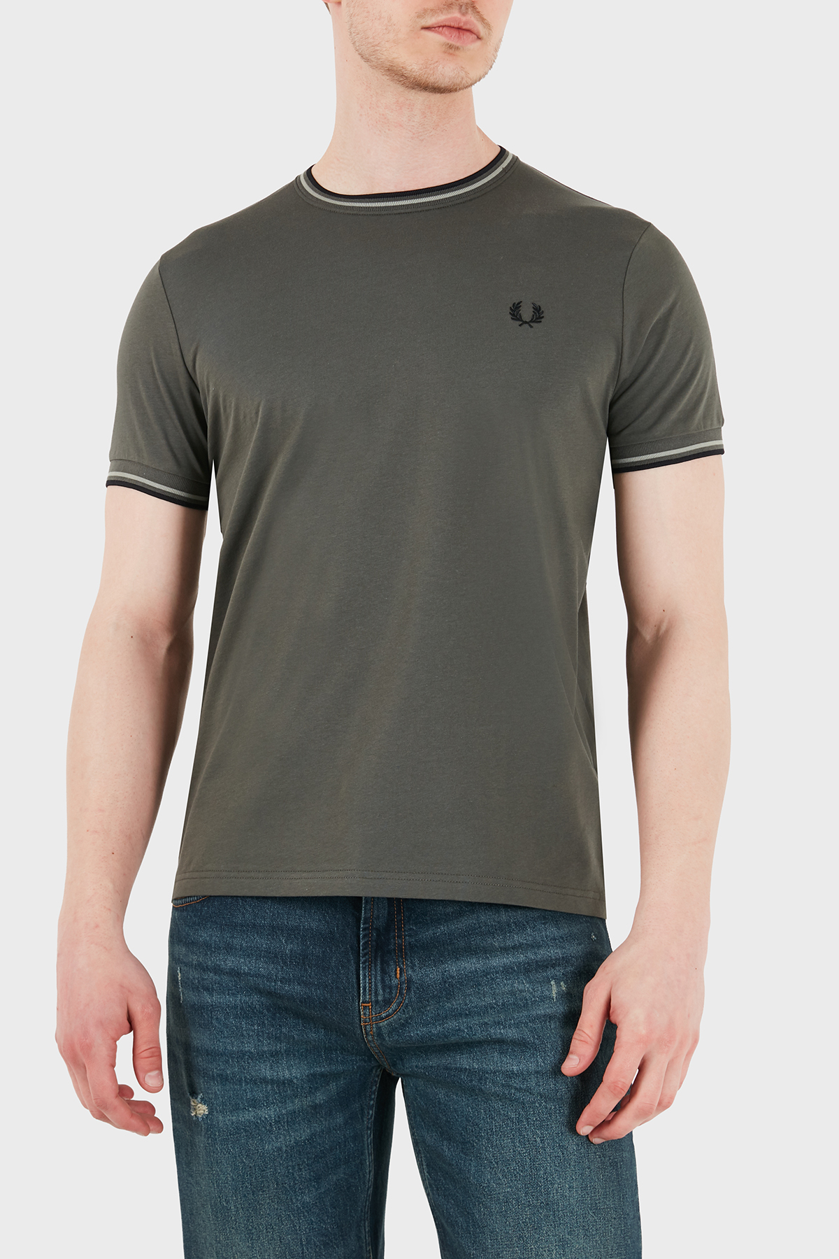 Fred Perry % 100 Pamuk Regular Fit Şerit Detaylı Bisiklet Yaka Erkek T Shirt M1588V 04B HAKİ