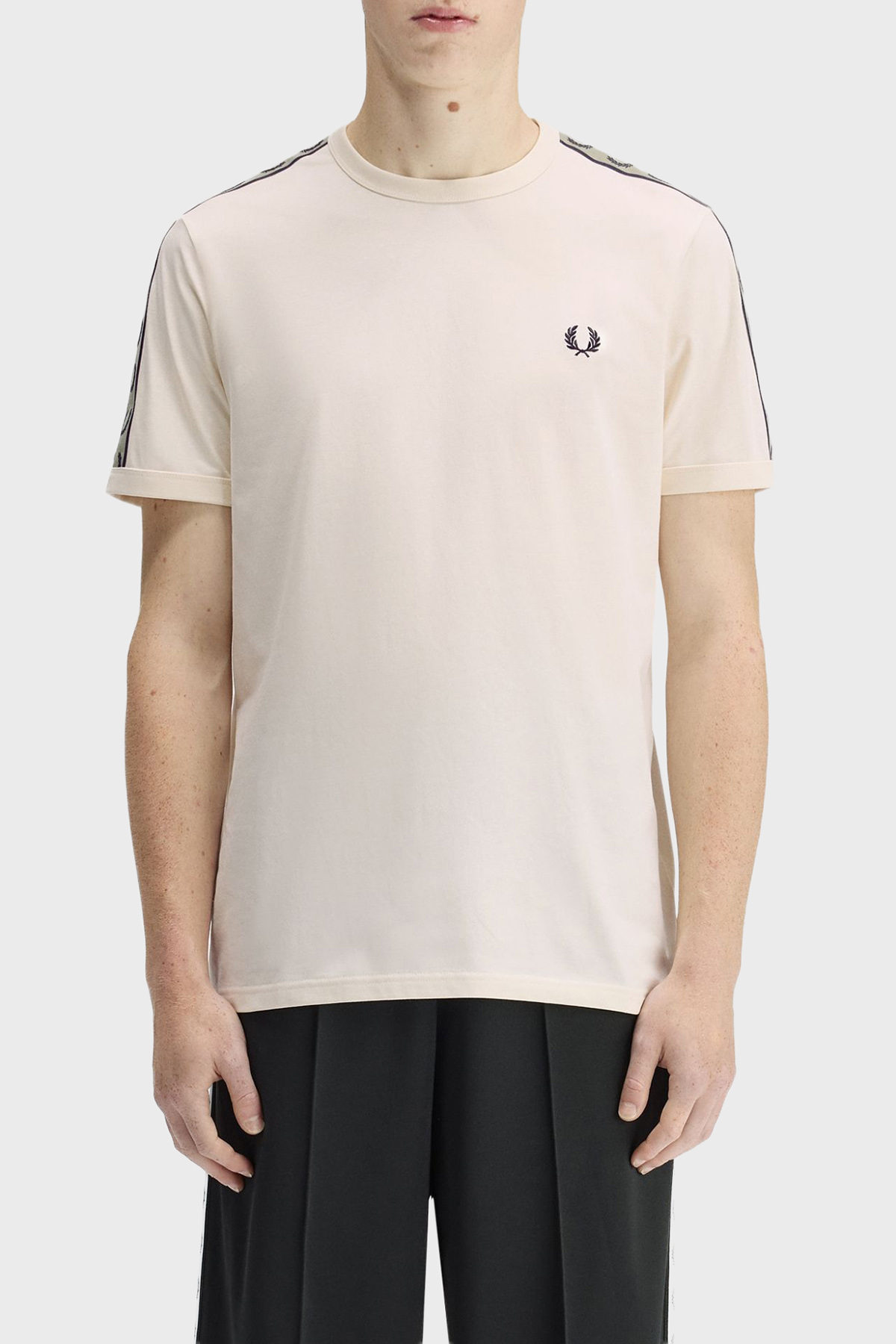 Fred Perry Logolu % 100 Pamuk Bisiklet Yaka Erkek T Shirt M4613 28B EKRU