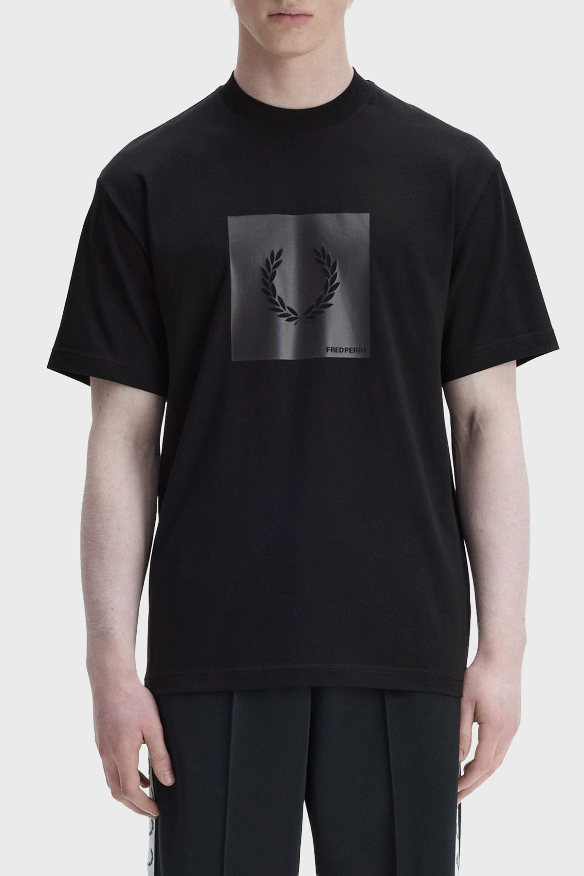 Fred Perry Logolu % 100 Pamuk Relaxed Fit Bisiklet Yaka Erkek T Shirt M2404 102 SİYAH