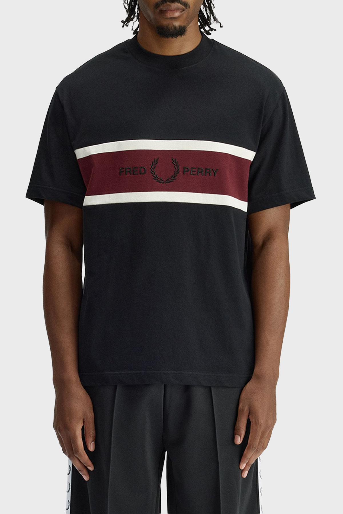 Fred Perry Logolu % 100 Pamuk Relaxed Fit Bisiklet Yaka Erkek T Shirt M2405 102 SİYAH