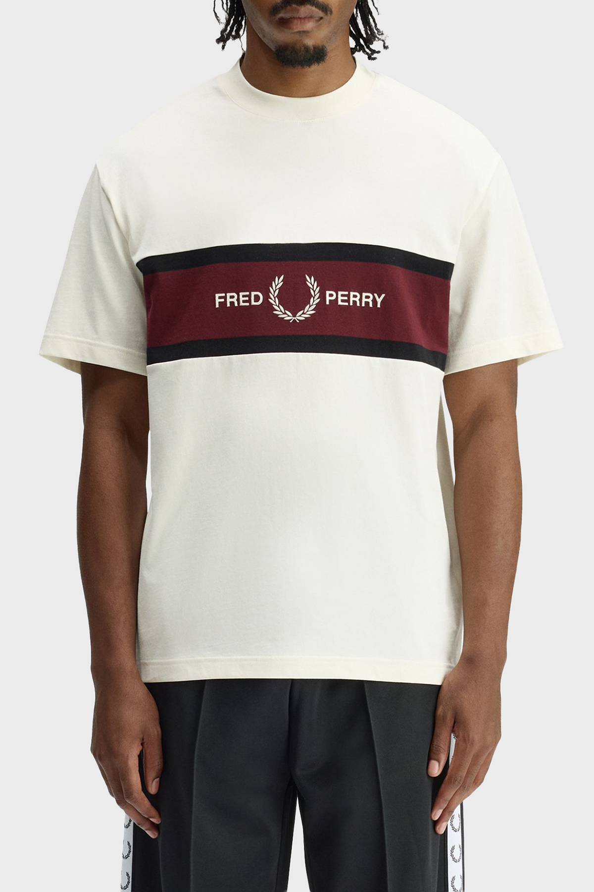 Fred Perry Logolu % 100 Pamuk Relaxed Fit Bisiklet Yaka Erkek T Shirt M2405 560 EKRU