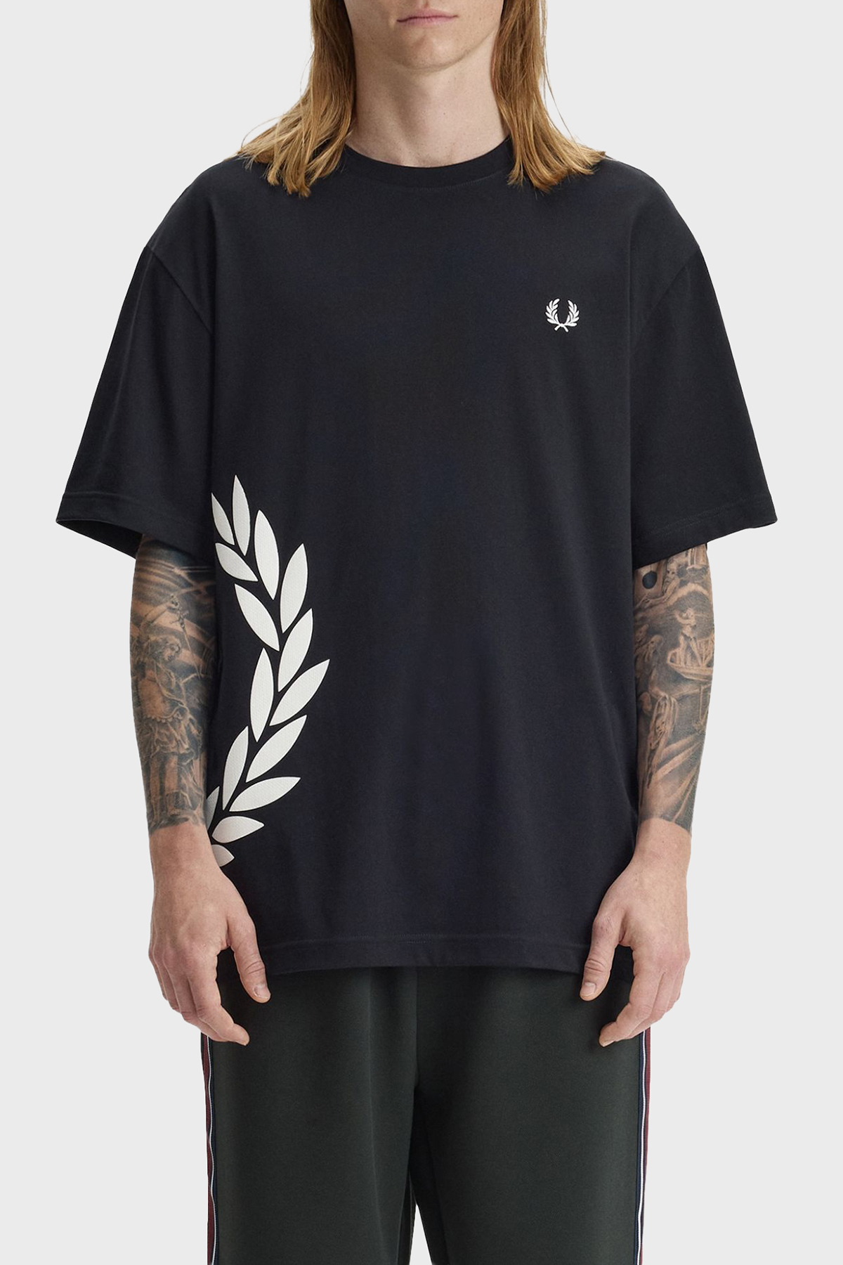Fred Perry Logolu % 100 Pamuk Relaxed Fit Bisiklet Yaka Erkek T Shirt M2440 102 SİYAH