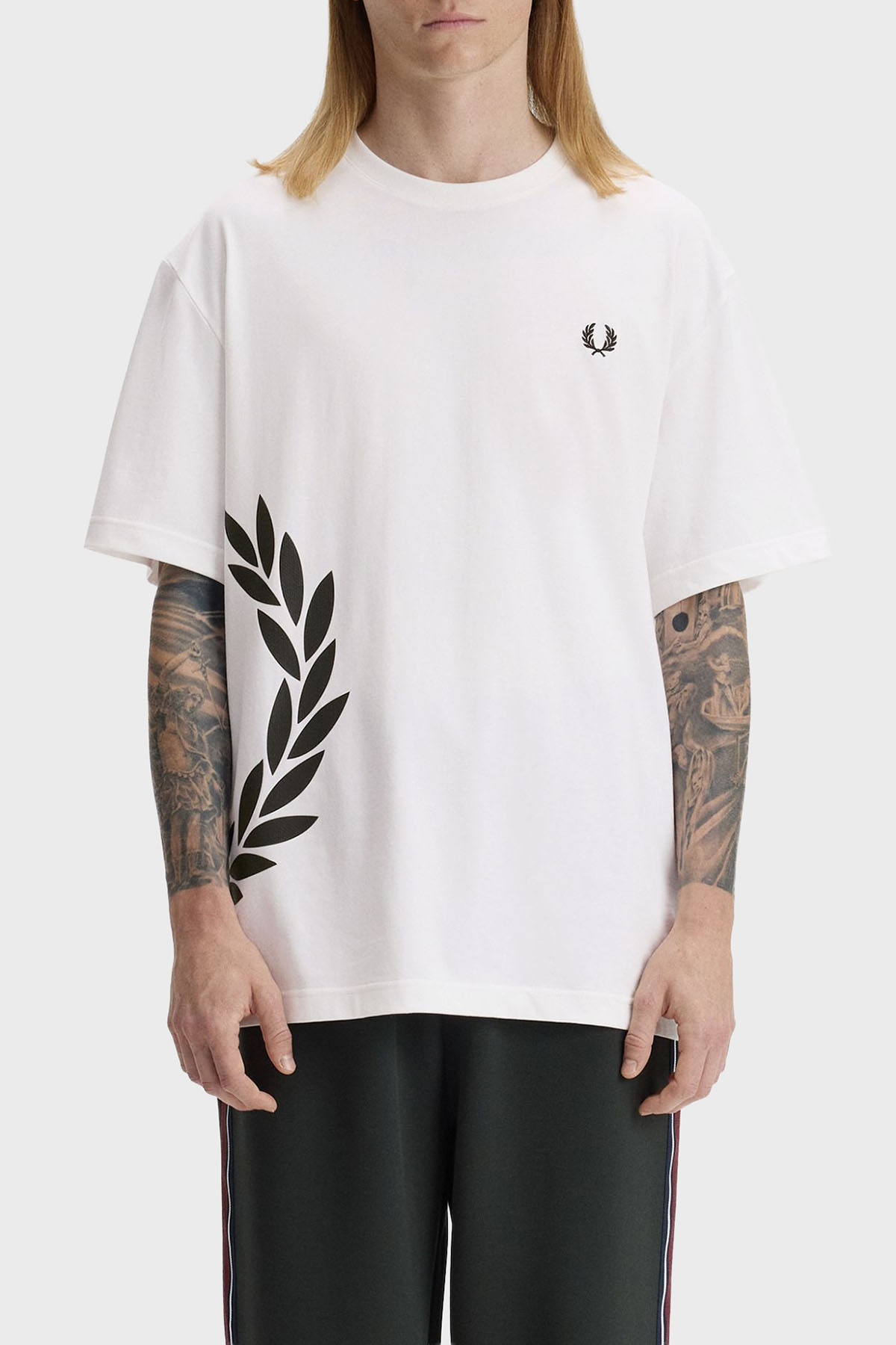 Fred Perry Logolu % 100 Pamuk Relaxed Fit Bisiklet Yaka Erkek T Shirt M2440 129 BEYAZ