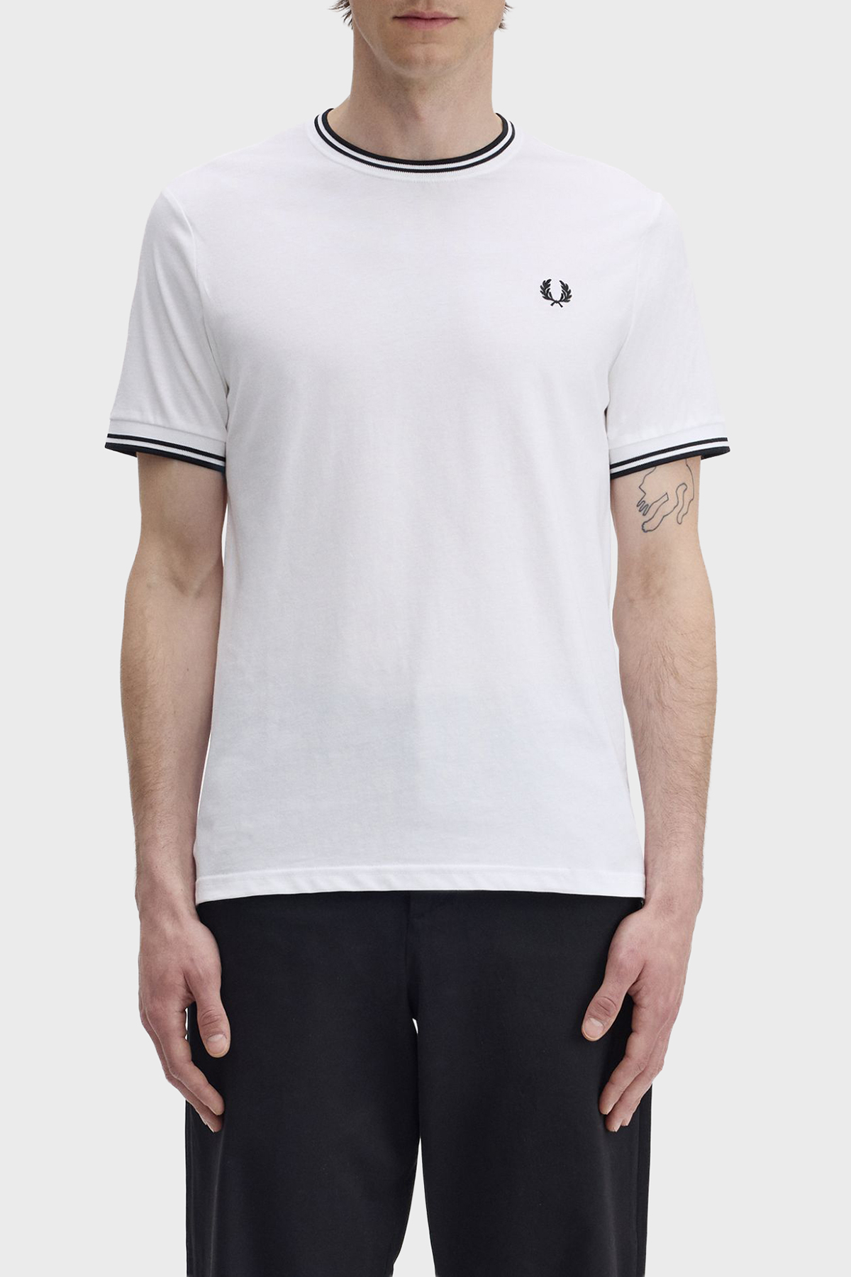 Fred Perry Pamuklu Regular Fit Logolu Bisiklet Yaka Erkek T Shirt M1588V 100 BEYAZ