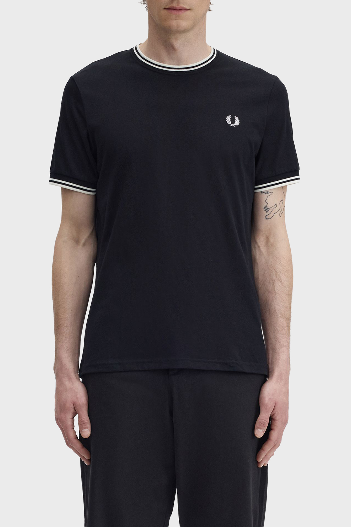 Fred Perry Pamuklu Regular Fit Logolu Bisiklet Yaka Erkek T Shirt M1588V 102 SİYAH