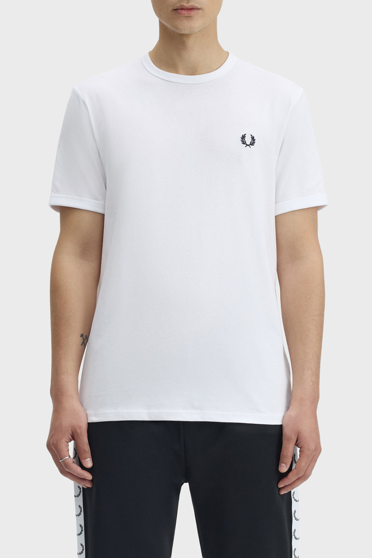 Fred Perry Pamuklu Regular Fit Logolu Bisiklet Yaka Erkek T Shirt M3519 100 BEYAZ