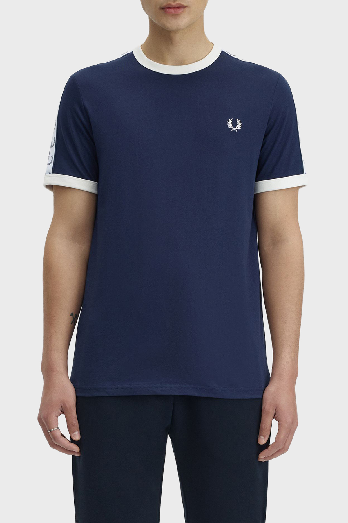 Fred Perry Pamuklu Regular Fit Logolu Bisiklet Yaka Erkek T Shirt M4620 266 LACİVERT