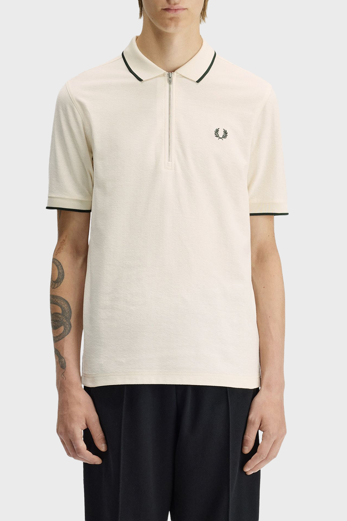 Fred Perry Şerit Detaylı % 100 Pamuk Regular Fit Yarım Fermuarlı Erkek Polo M2383 560 EKRU